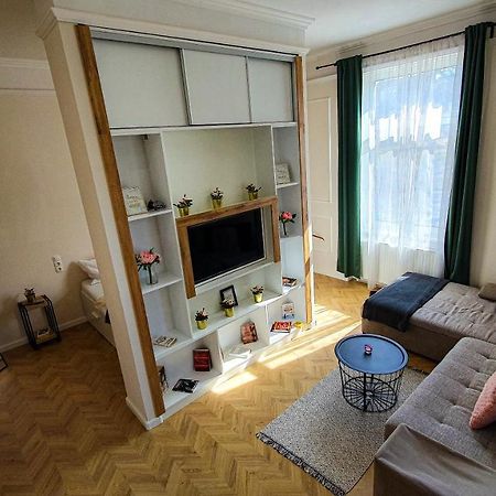Smaragd Apartman غيور المظهر الخارجي الصورة