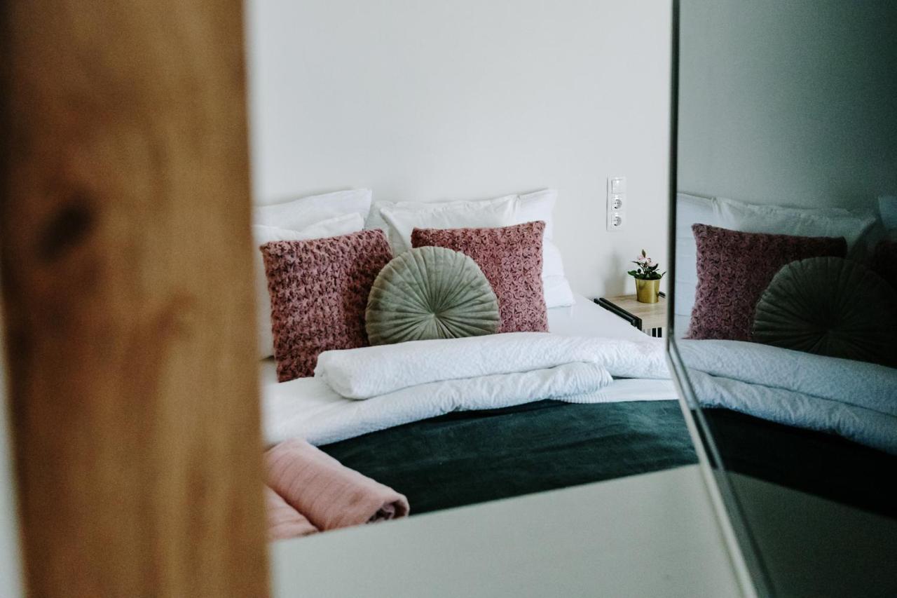 Smaragd Apartman غيور المظهر الخارجي الصورة